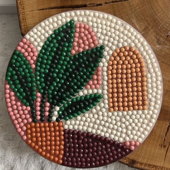 Set of 5 abstract boho designed handmade beaded coasters with cork backing - Picture 4 of 4